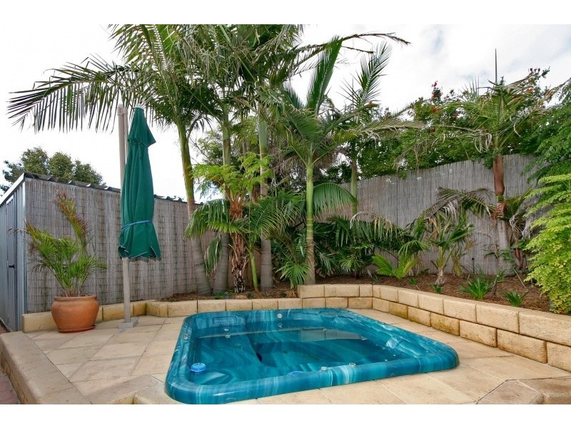 11 Potter Drive, Woodcroft SA 5162
