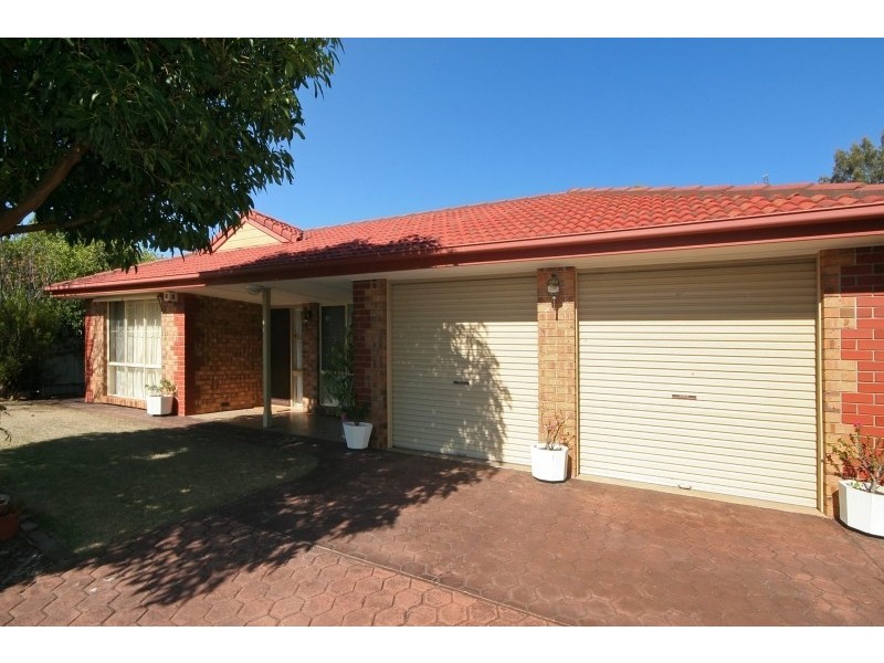15 Newport Crescent, Aberfoyle Park SA 5159