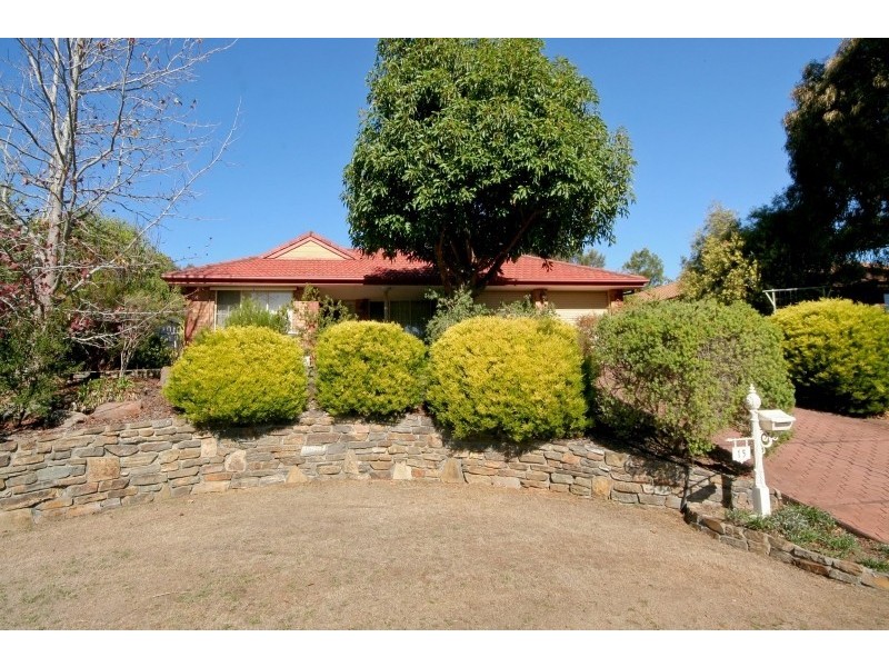 15 Newport Crescent, Aberfoyle Park SA 5159