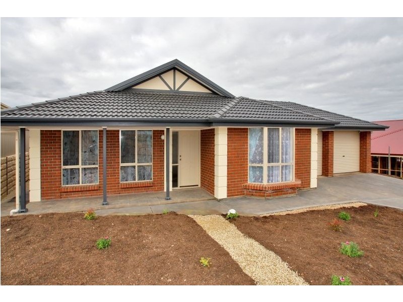 8 Sameden Drive, Noarlunga Downs SA 5168