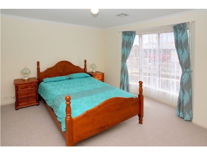 8 Sameden Drive, Noarlunga Downs SA 5168