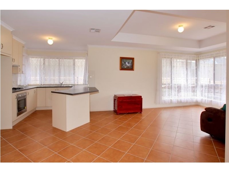 8 Sameden Drive, Noarlunga Downs SA 5168