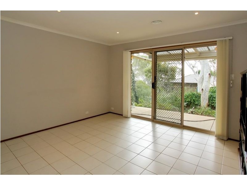 9 Mt Malvern Road, Aberfoyle Park SA 5159