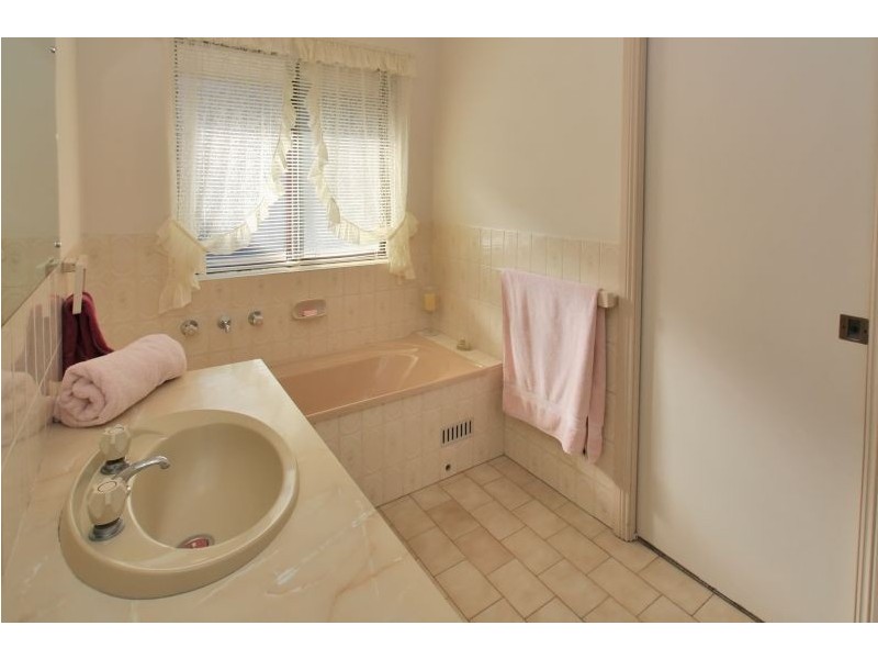 2 Sarepta Court, Flagstaff Hill SA 5159