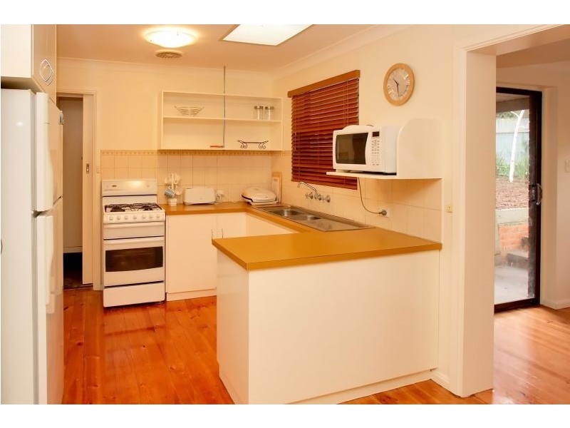 28 Amberly Drive, Happy Valley SA 5159