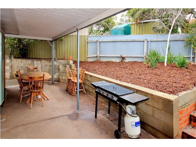 28 Amberly Drive, Happy Valley SA 5159