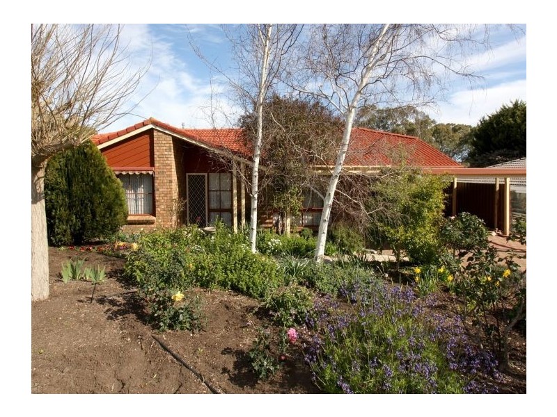 6 Lexcen Grove, Happy Valley SA 5159