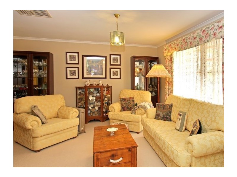 6 Lexcen Grove, Happy Valley SA 5159