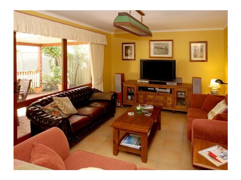 6 Lexcen Grove, Happy Valley SA 5159