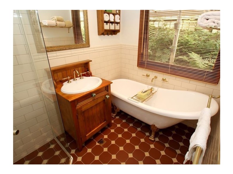 6 Lexcen Grove, Happy Valley SA 5159