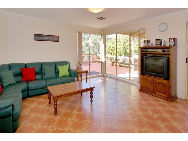 2 Hillside Court, Aberfoyle Park SA 5159