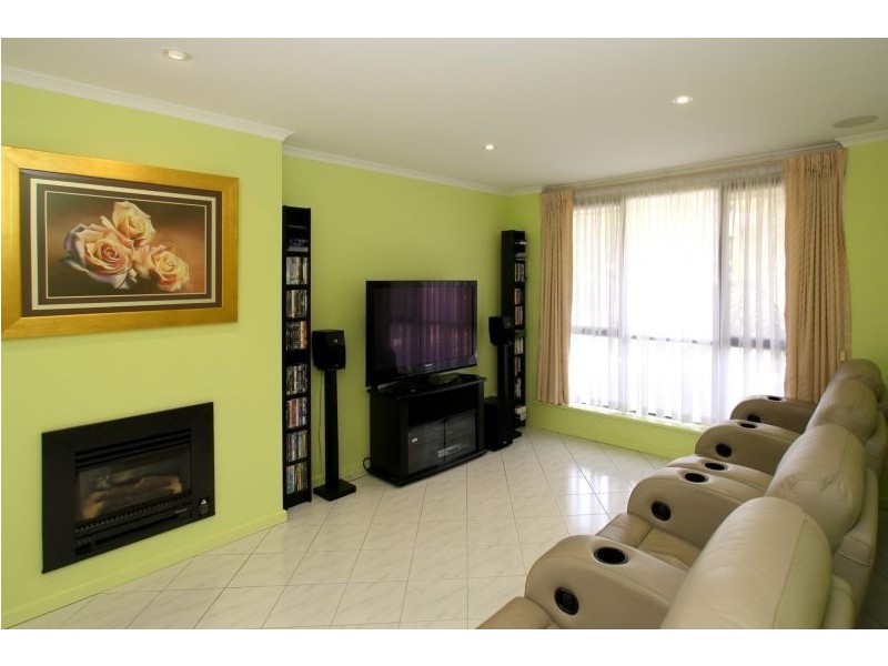 25 Jordan Ave, Happy Valley SA 5159