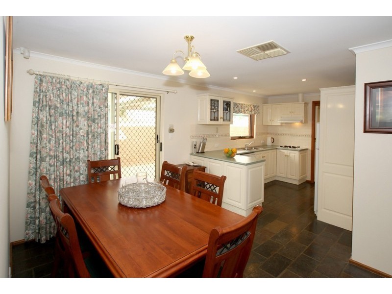 42 Tania Drive, Aberfoyle Park SA 5159