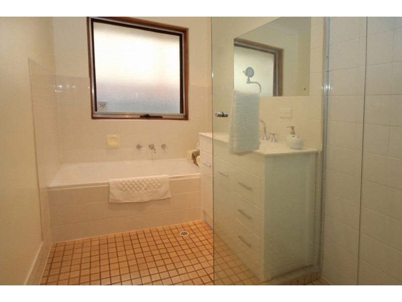 42 Tania Drive, Aberfoyle Park SA 5159