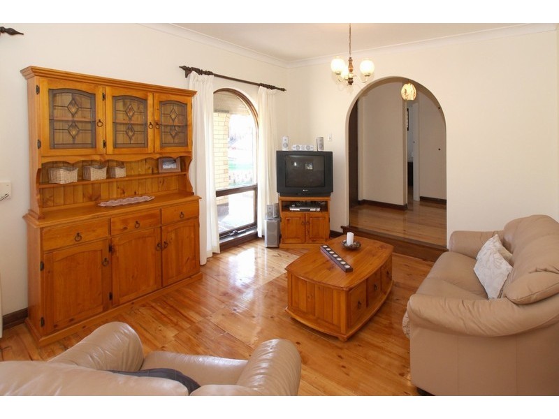 8 Dianne Street, Happy Valley SA 5159
