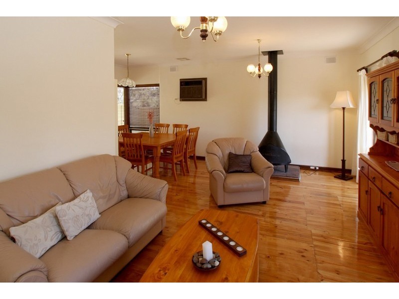 8 Dianne Street, Happy Valley SA 5159