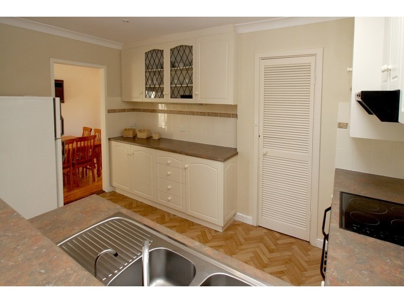 8 Dianne Street, Happy Valley SA 5159