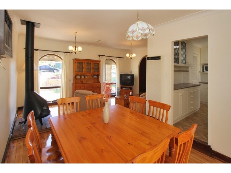 8 Dianne Street, Happy Valley SA 5159