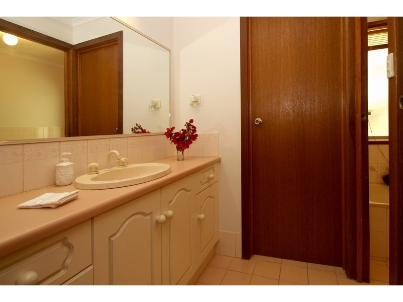 32 York Drive, Flagstaff Hill SA 5159