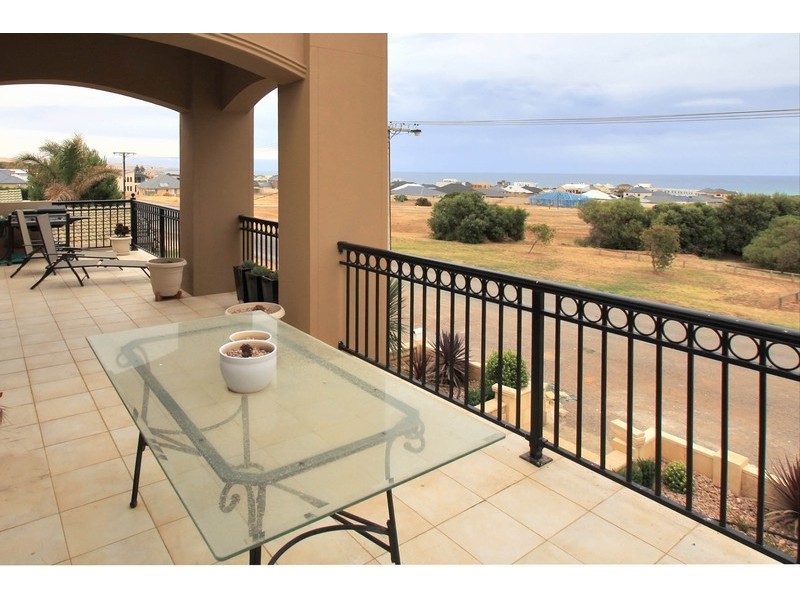 8 Riviera Road, Sellicks Beach SA 5174