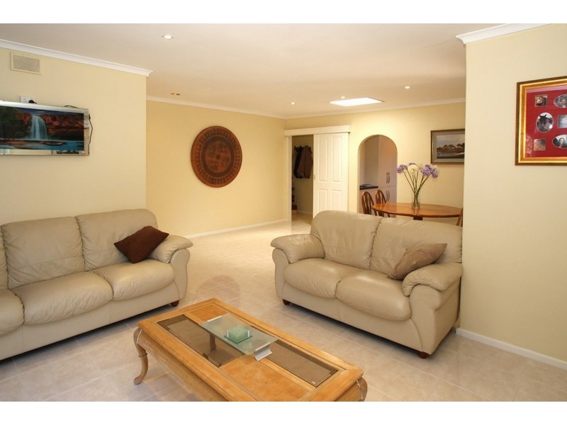 18 Weatherly Road, Happy Valley SA 5159