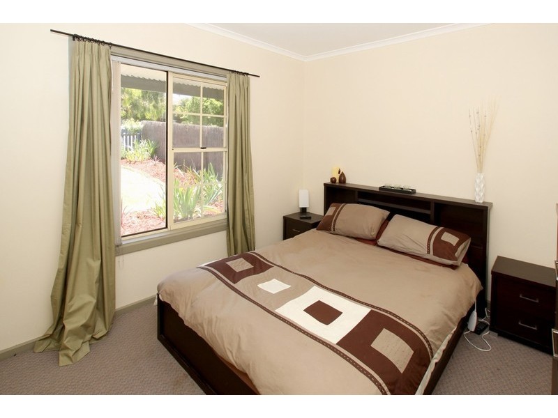 28 Oakridge Rise, Huntfield Heights SA 5163