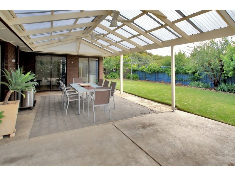 10 Julia Crescent, Woodcroft SA 5162