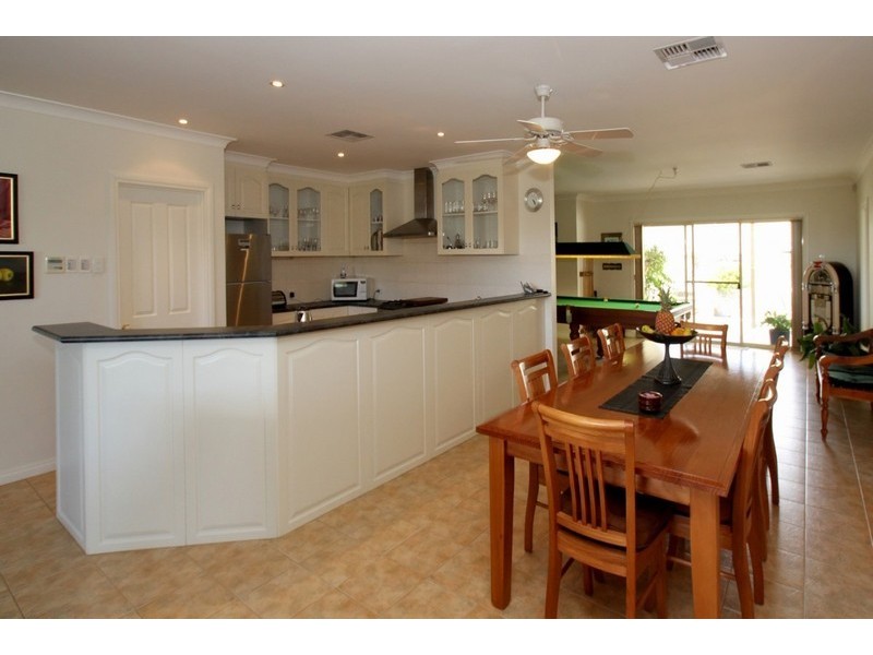 26 Sherwood Ave, Happy Valley SA 5159