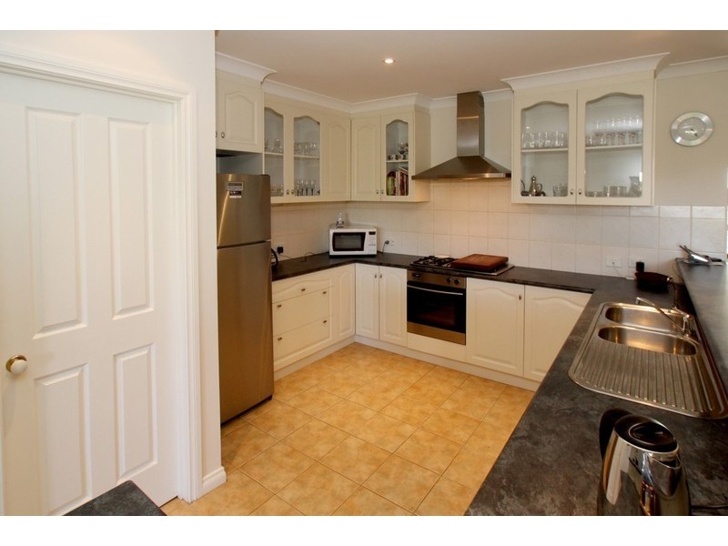 26 Sherwood Ave, Happy Valley SA 5159