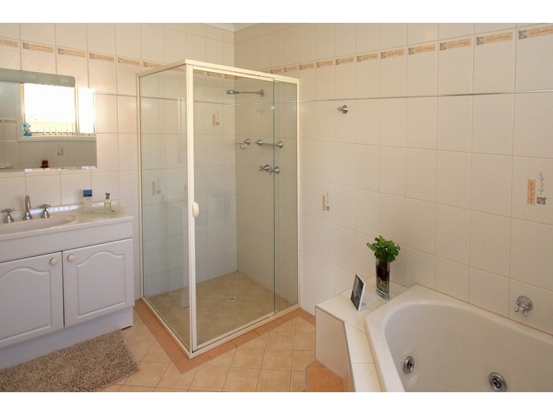 26 Sherwood Ave, Happy Valley SA 5159