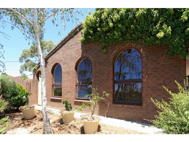 40 Tania Drive, Aberfoyle Park SA 5159