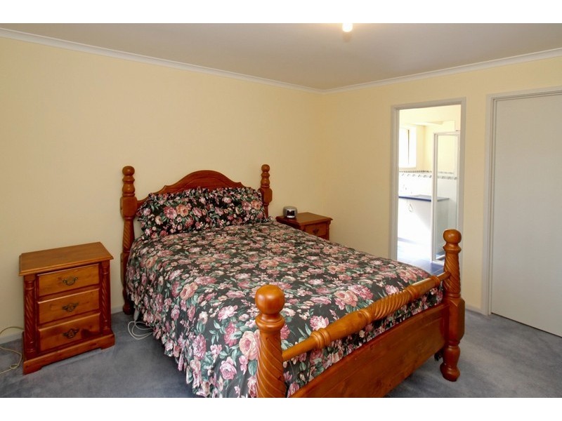 30 Antonio Street, Huntfield Heights SA 5163