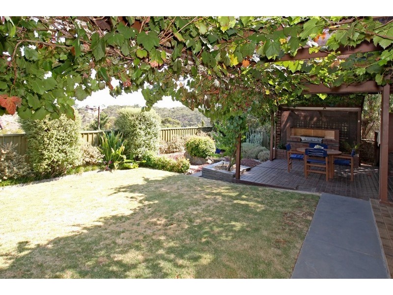 61 Vincent Boulevard, Flagstaff Hill SA 5159