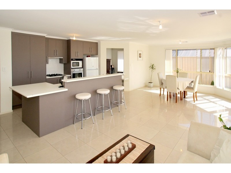 19 Fuschia Street, Huntfield Heights SA 5163