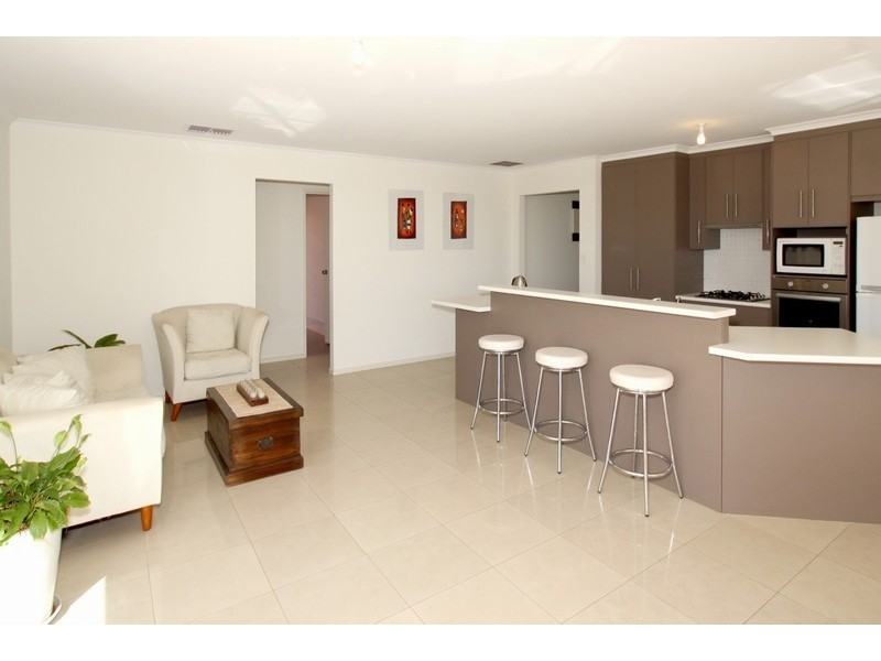 19 Fuschia Street, Huntfield Heights SA 5163