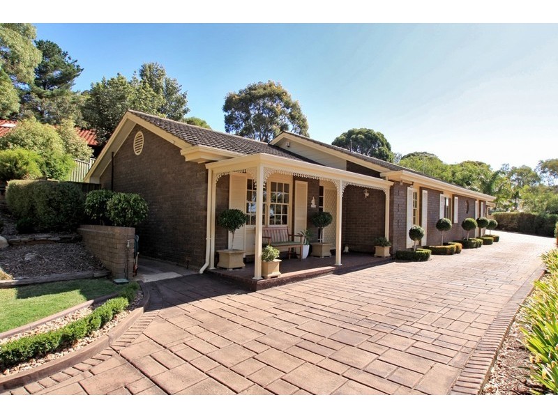 8 Redgum Place, Aberfoyle Park SA 5159