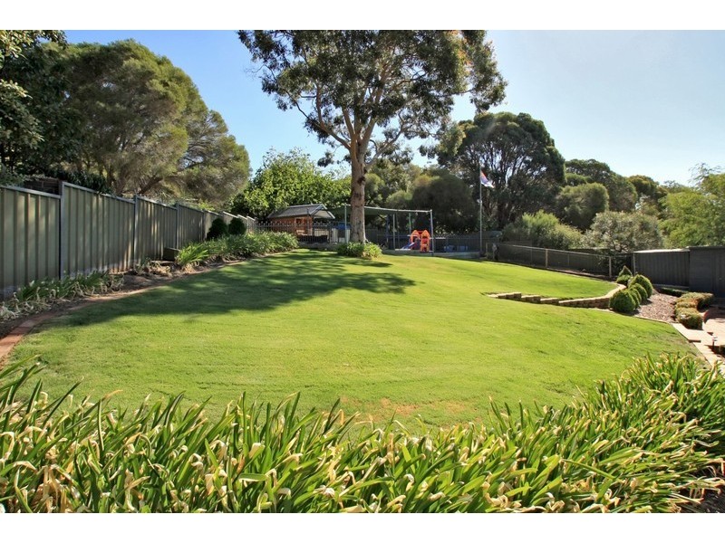 8 Redgum Place, Aberfoyle Park SA 5159