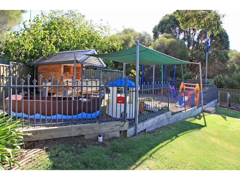 8 Redgum Place, Aberfoyle Park SA 5159