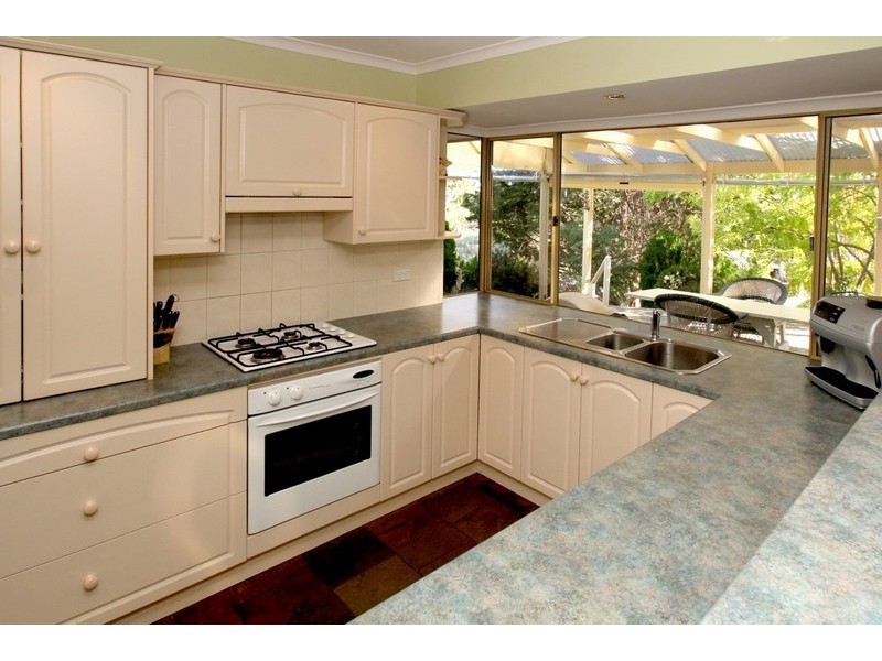 5 Jerilderie Drive, Happy Valley SA 5159