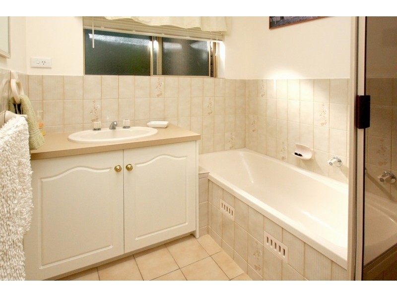 5 Jerilderie Drive, Happy Valley SA 5159