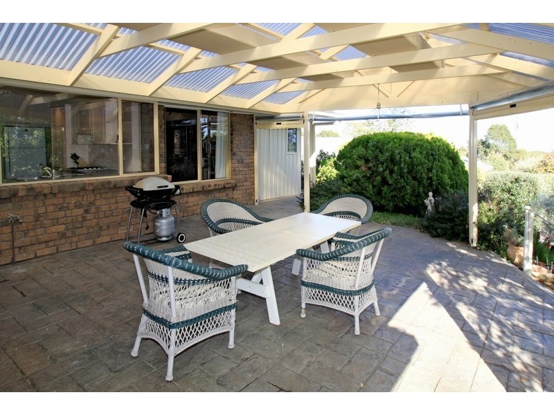 5 Jerilderie Drive, Happy Valley SA 5159