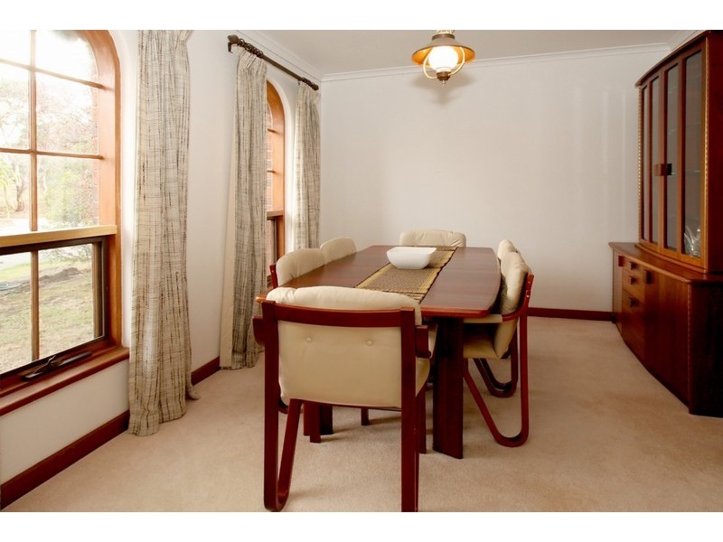 8 Holmes Court, Flagstaff Hill SA 5159