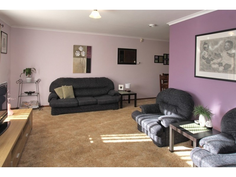 15 Jade Crescent, Happy Valley SA 5159