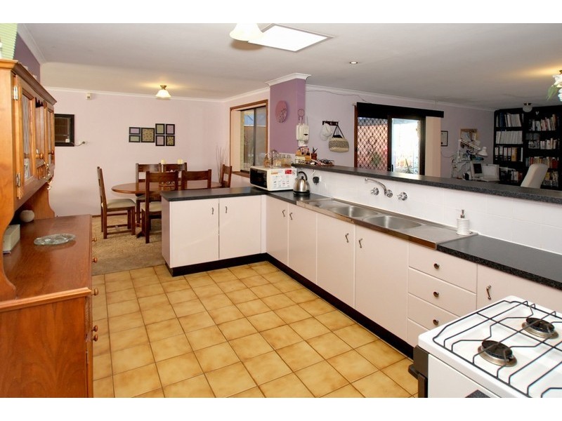 15 Jade Crescent, Happy Valley SA 5159