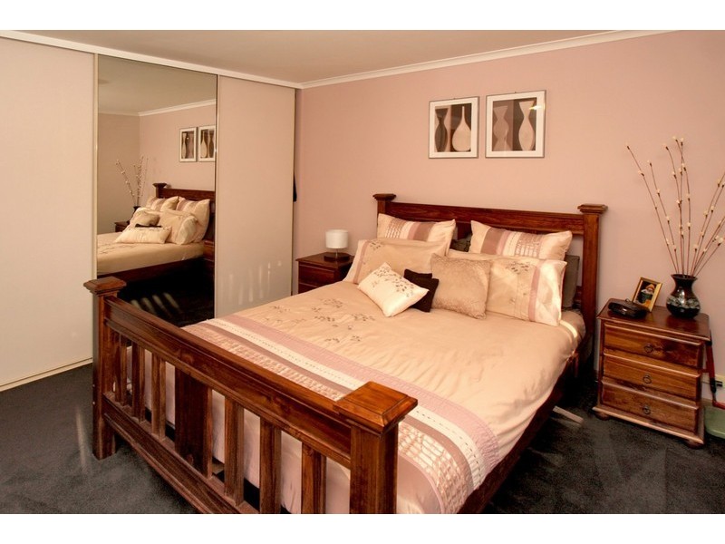 15 Jade Crescent, Happy Valley SA 5159