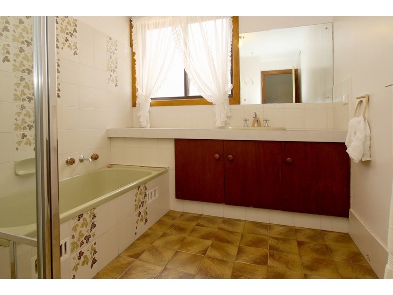 2 Kyre Street, Aberfoyle Park SA 5159