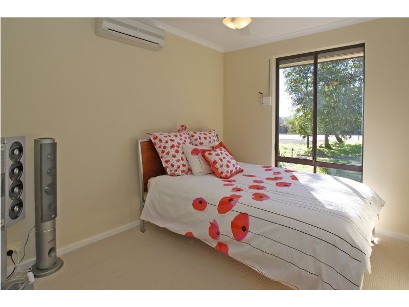 40 Oakridge Road, Aberfoyle Park SA 5159