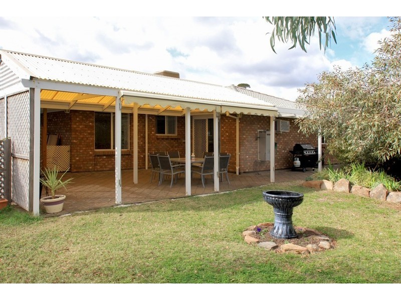 4 Explorer Court, Woodcroft SA 5162