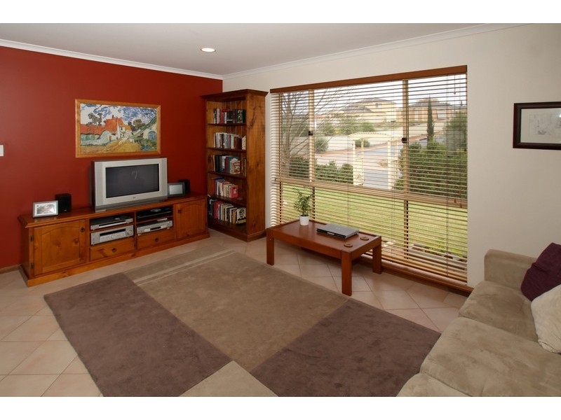 41 Estate Drive, Flagstaff Hill SA 5159