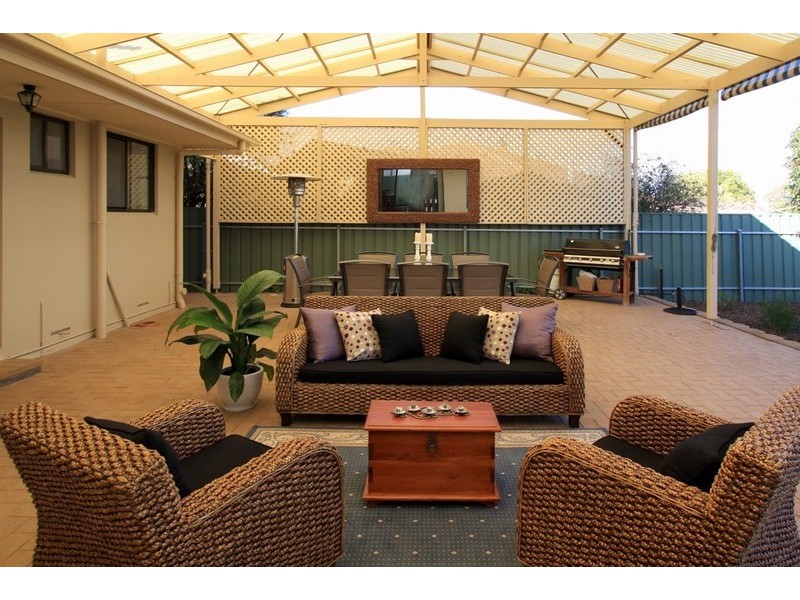 8 Stone Road, Happy Valley SA 5159